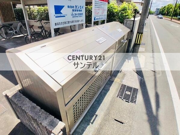 EAST COURTの物件外観写真